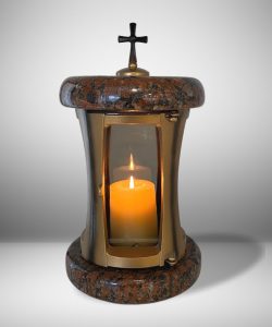 Kapų žvakidė raudono granito bronza